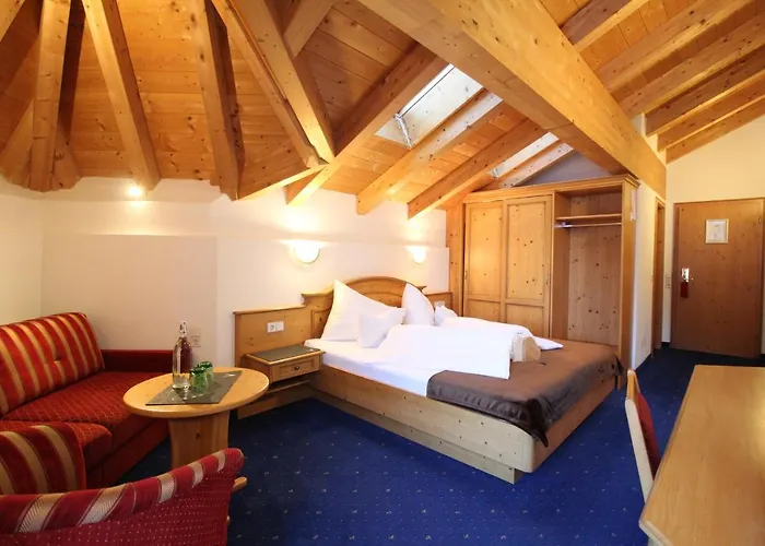 霍尔罗阿酒店 酒店 4*