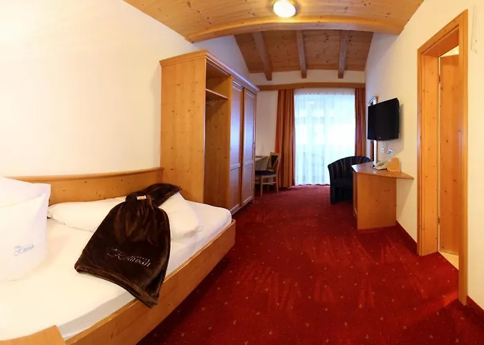 霍尔罗阿酒店 4*