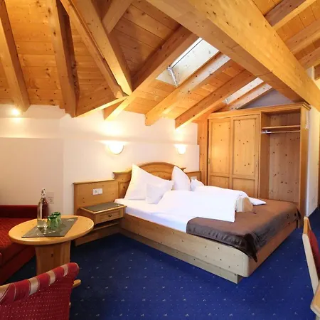 Höllroah Hotel 4*