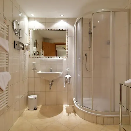 Hoellroah 4* カップル