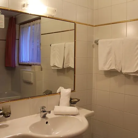 Hoellroah Otel Kappl (Landeck)