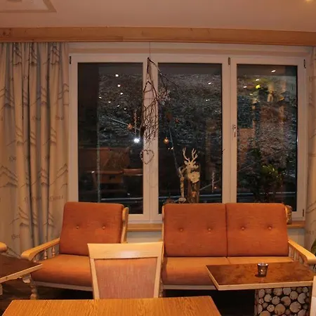Hoellroah 4*